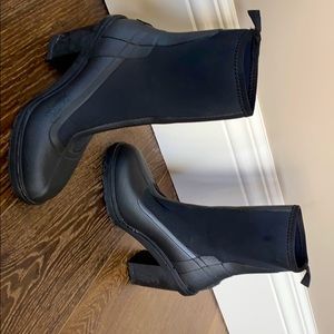 RARE Hunter chunky heel rain boots